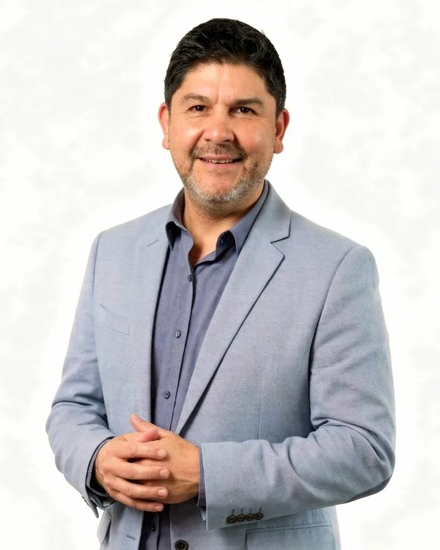 Cristián Araya L.